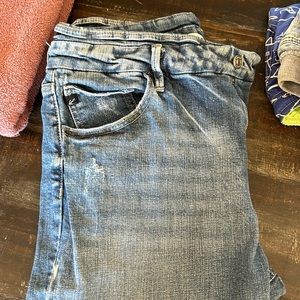 Kancan size 15 blue jeans. Length 31